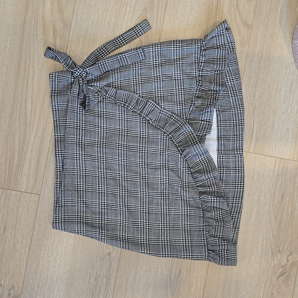 Honey Belle black & white gingham wrap skirt sz S
